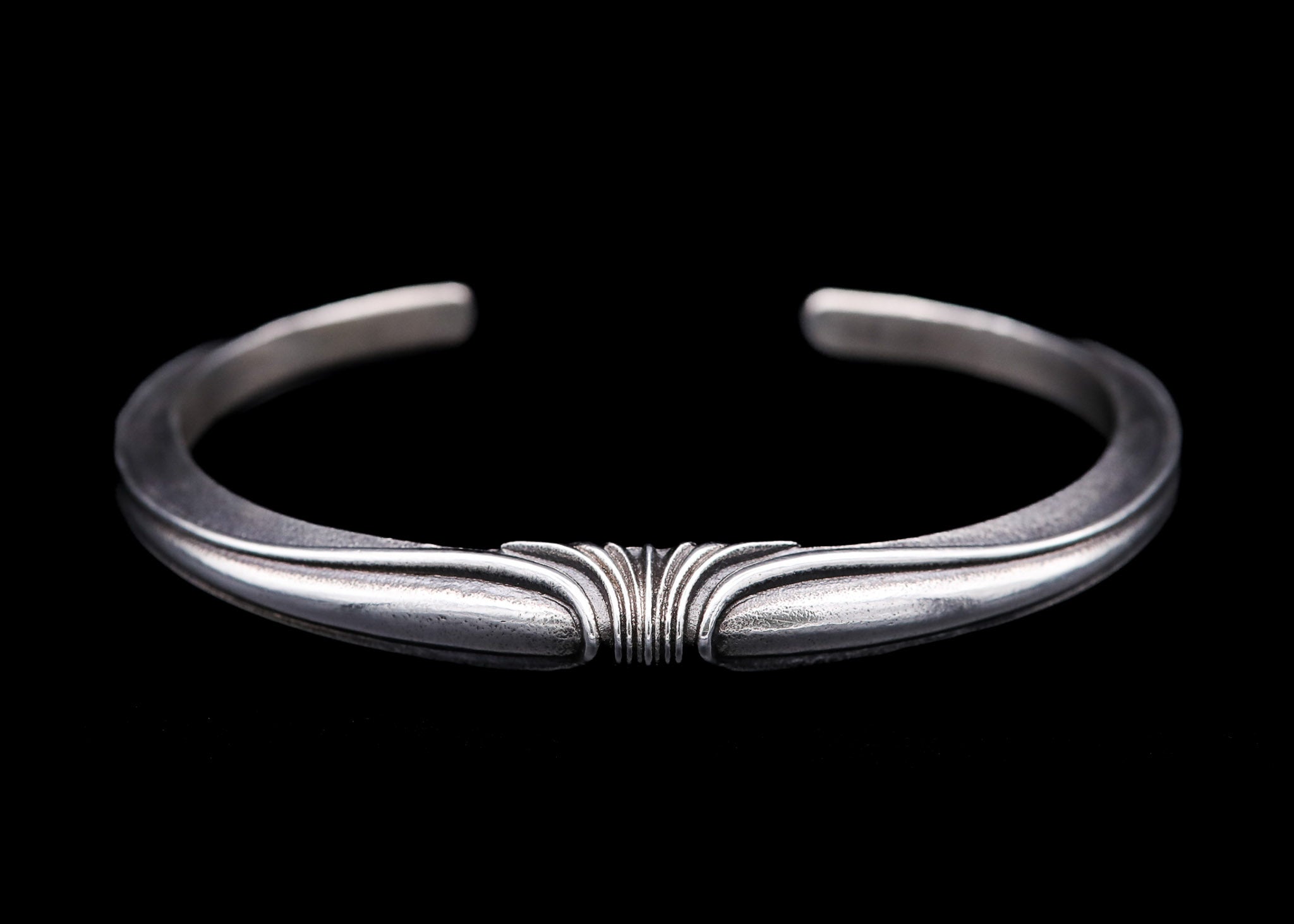 [定価￥152,460] TWO SKULLS BANGLE - SMALL 定価￥152,460] TWO SKULLS BANGLE - SMALL